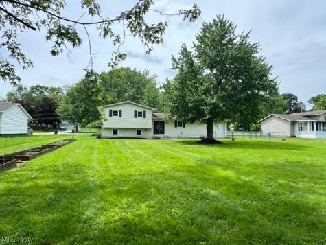 7068 Woodell Avenue NE Canton OH 44721
