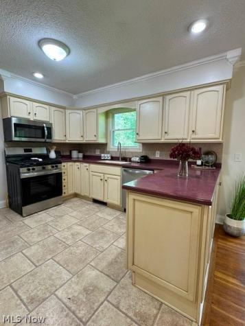 7068 Woodell Avenue NE Canton OH 44721