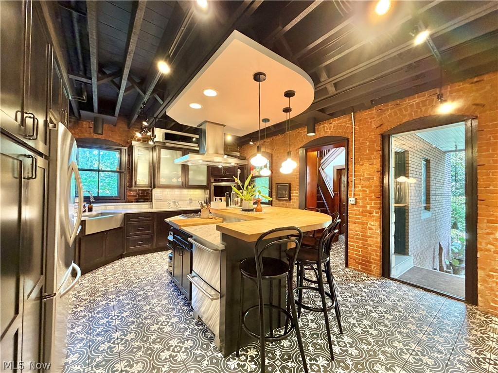1951 E 75th Street Cleveland OH 44103