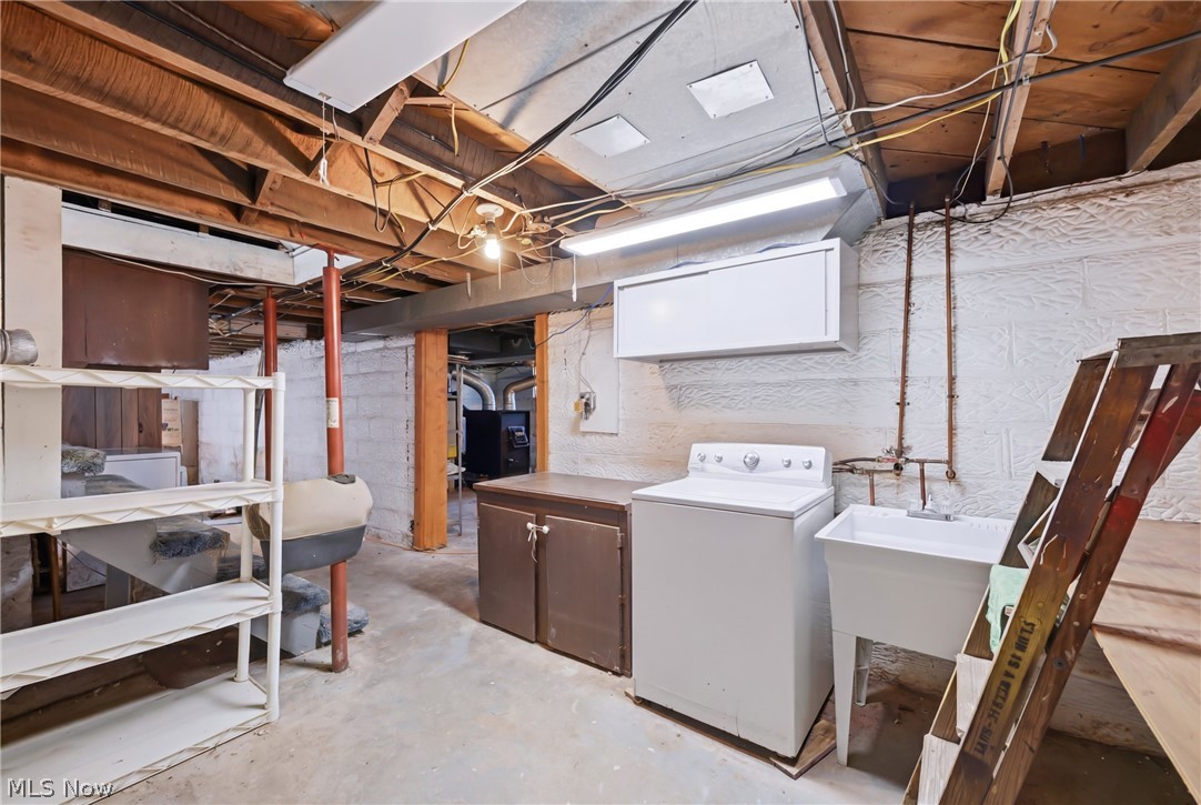 1624 N Main Street Niles OH 44446