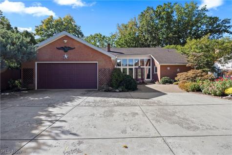 916 Elywood Drive Elyria OH 44035
