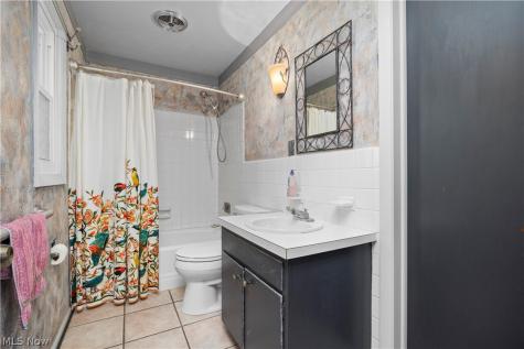 916 Elywood Drive Elyria OH 44035