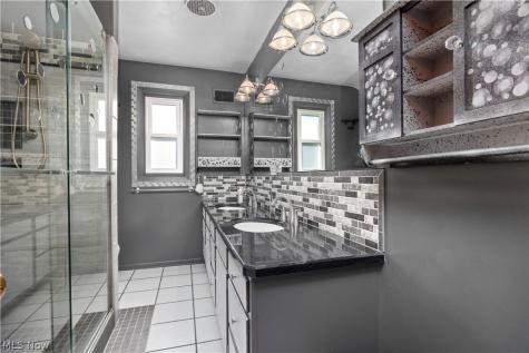 916 Elywood Drive Elyria OH 44035