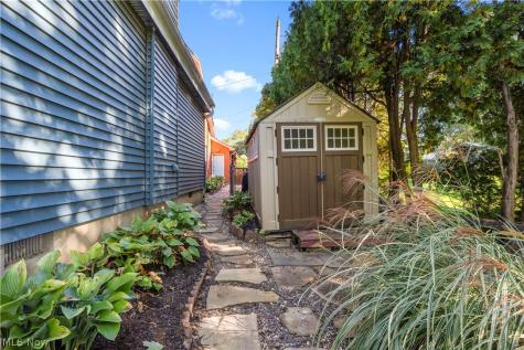 916 Elywood Drive Elyria OH 44035