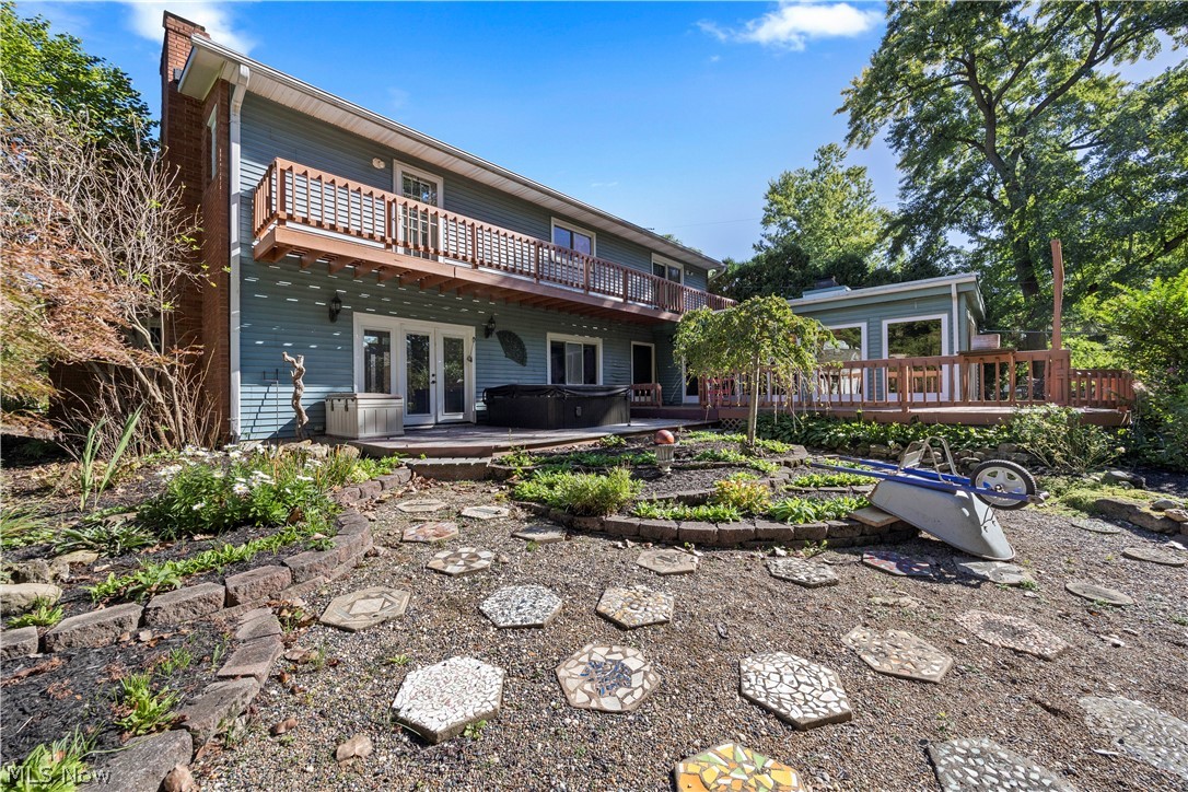 916 Elywood Drive Elyria OH 44035