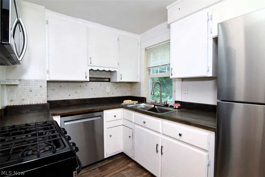 120 W Glendale Street Bedford OH 44146