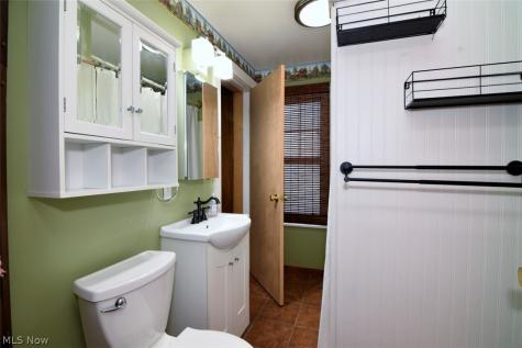 120 W Glendale Street Bedford OH 44146