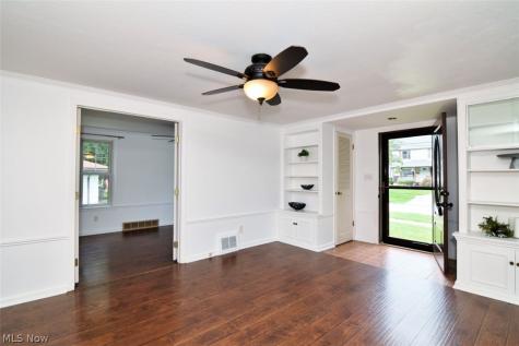 120 W Glendale Street Bedford OH 44146