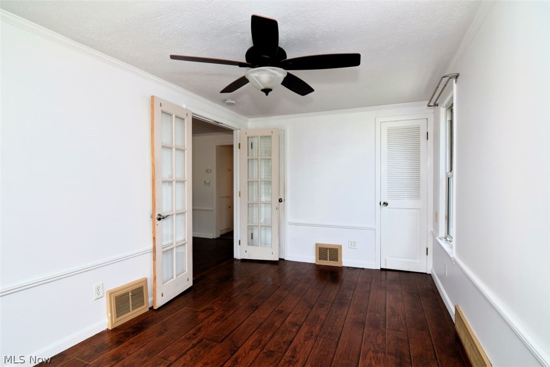 120 W Glendale Street Bedford OH 44146