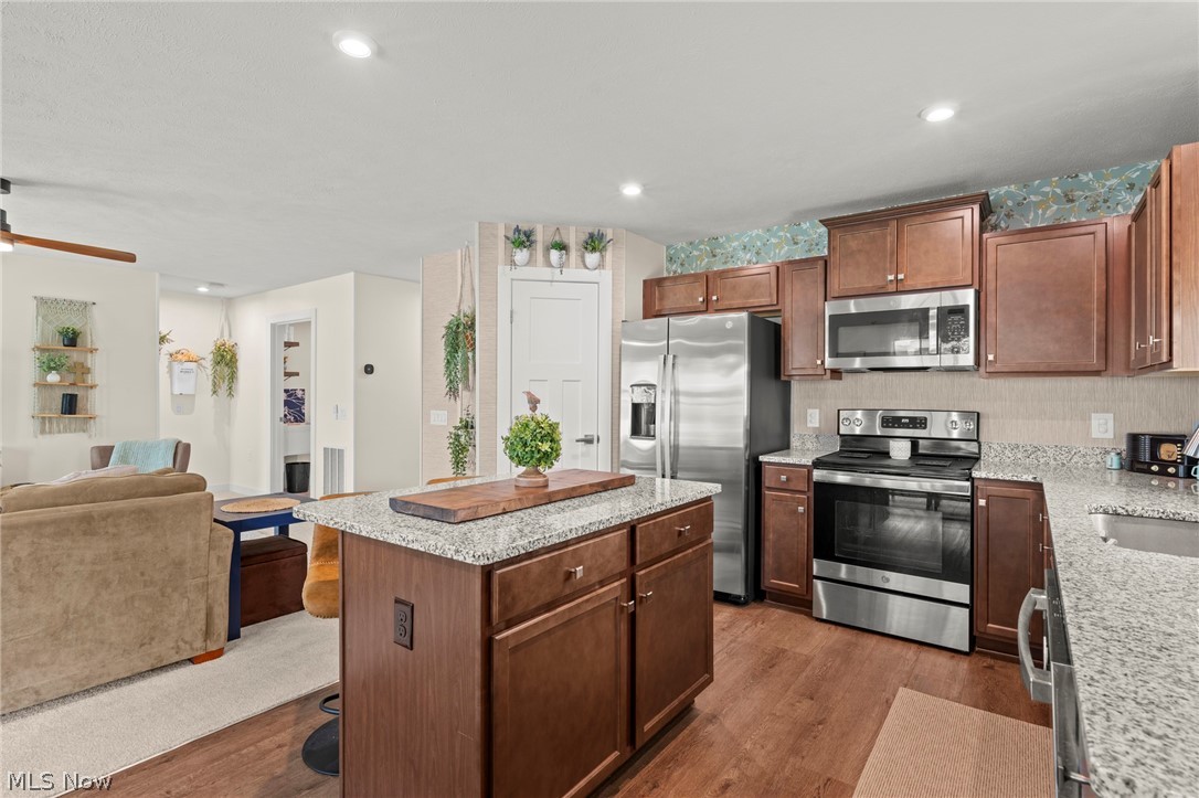 543 Swan Drive Seville OH 44273