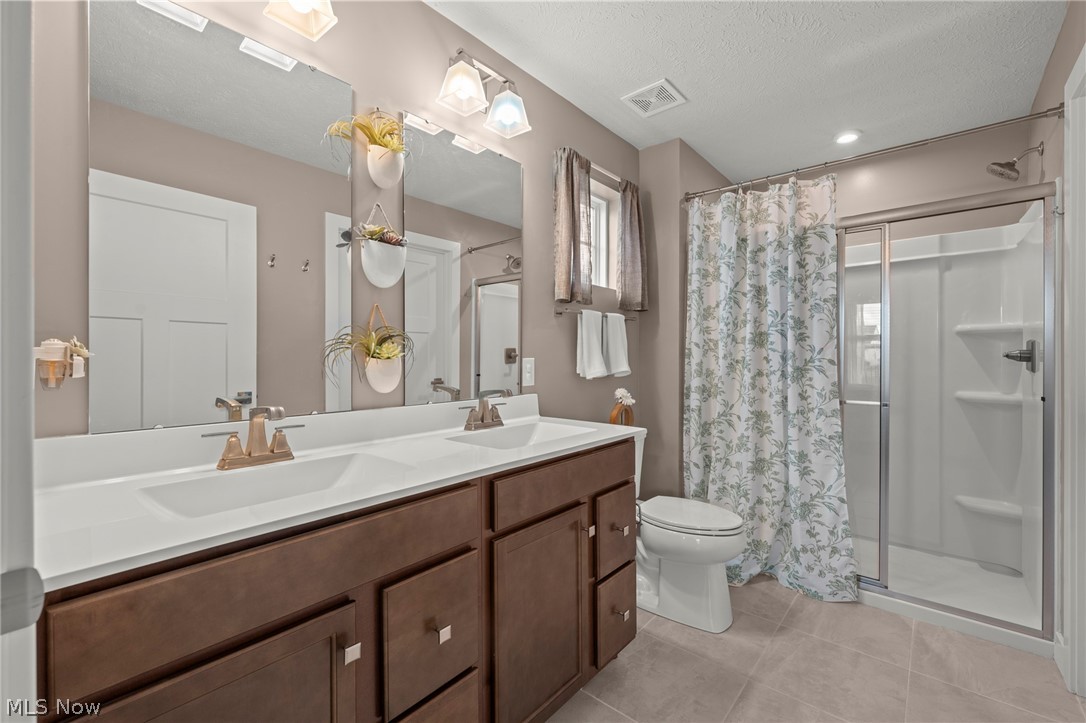 543 Swan Drive Seville OH 44273