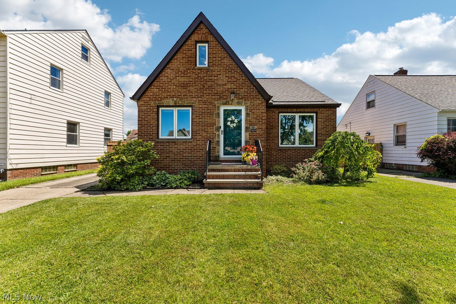 6107 Ackley Road Parma OH 44129