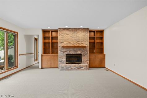 12747 Olympus Way Strongsville OH 44149