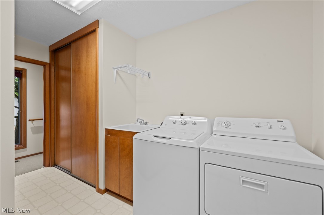 12747 Olympus Way Strongsville OH 44149