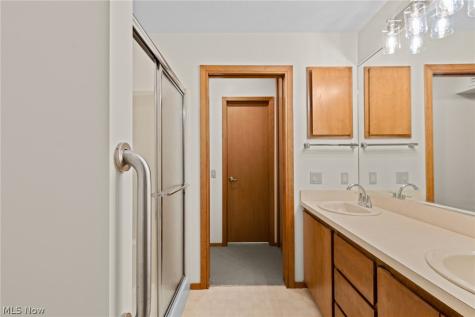 12747 Olympus Way Strongsville OH 44149