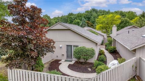12747 Olympus Way Strongsville OH 44149