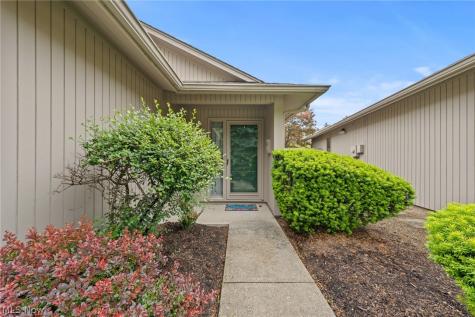 12747 Olympus Way Strongsville OH 44149