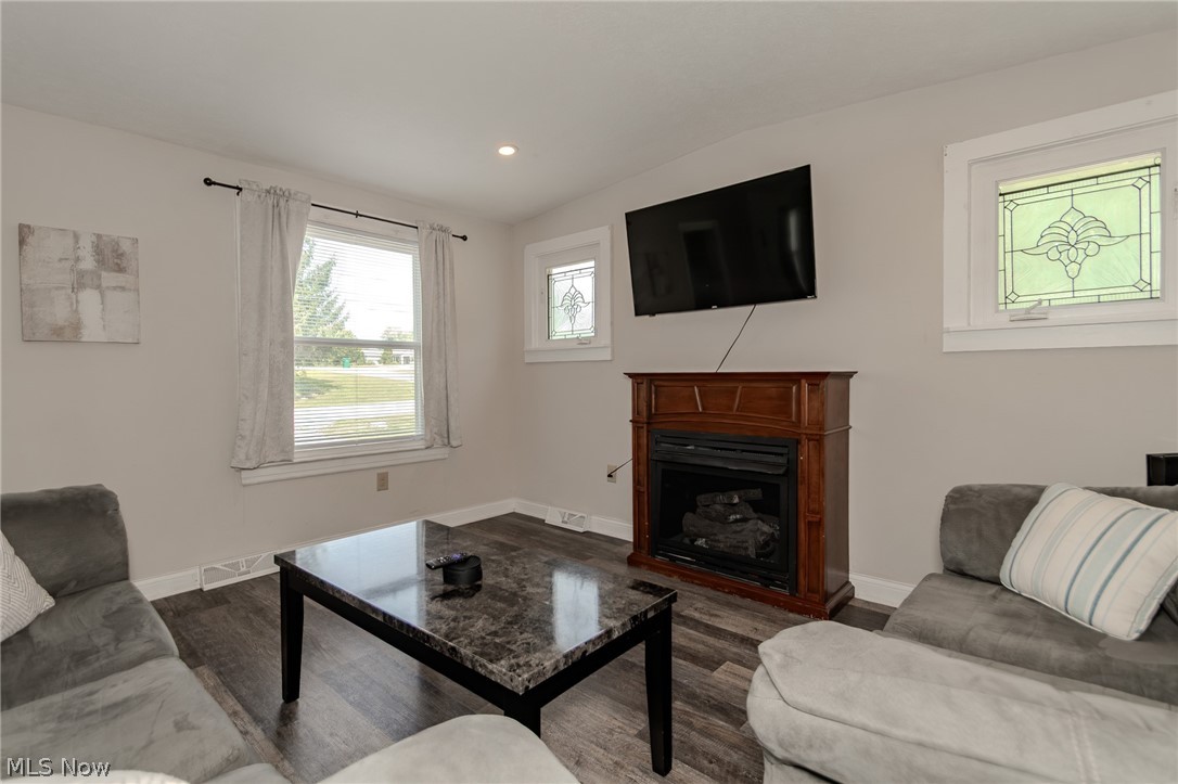 5186 Clay Street Geneva OH 44041