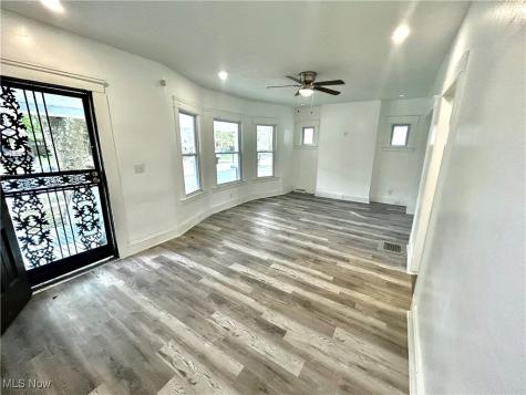 10009 Parmelee Avenue Cleveland OH 44108