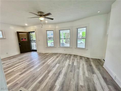 10009 Parmelee Avenue Cleveland OH 44108