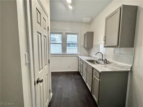 10009 Parmelee Avenue Cleveland OH 44108