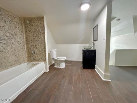 10009 Parmelee Avenue Cleveland OH 44108