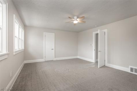 4940 E 106th Street Garfield Heights OH 44125