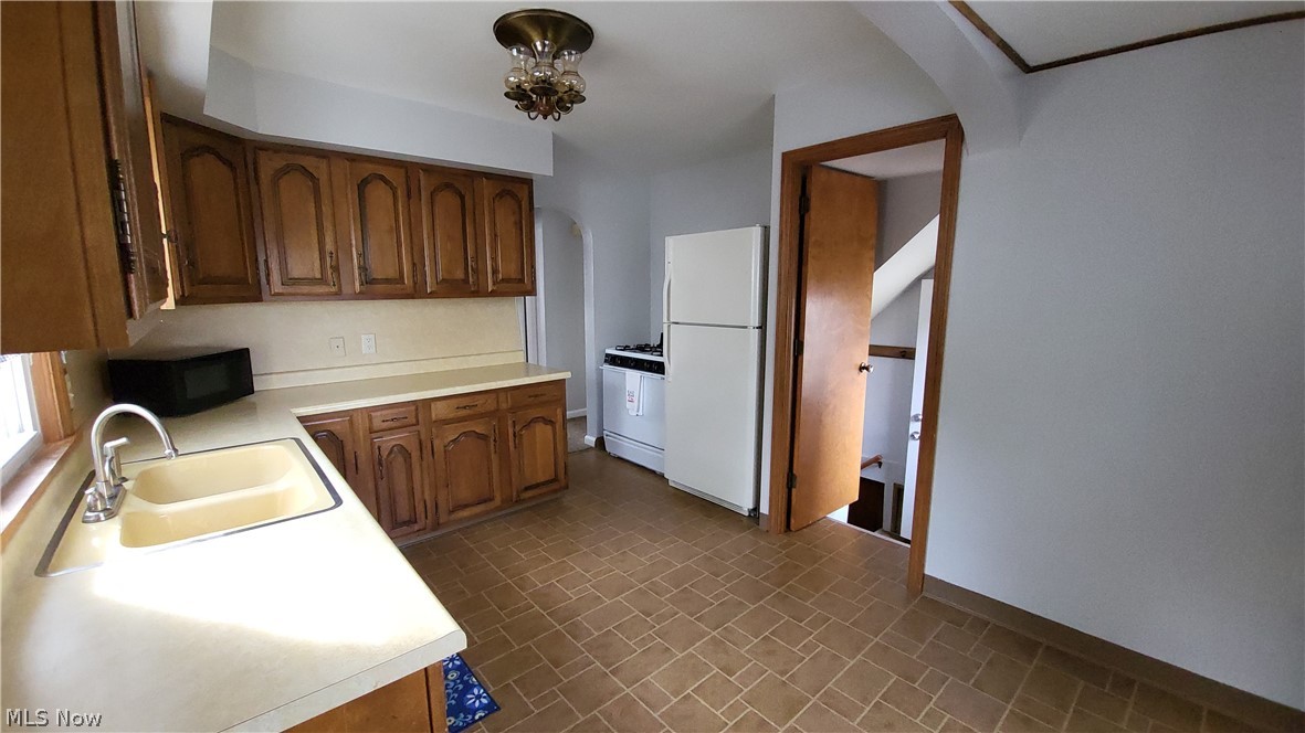 2520 Daleford Avenue NE Canton OH 44705