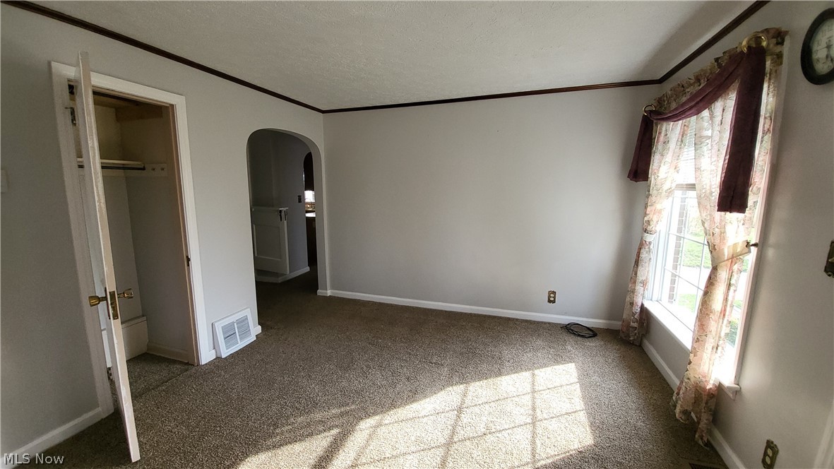 2520 Daleford Avenue NE Canton OH 44705