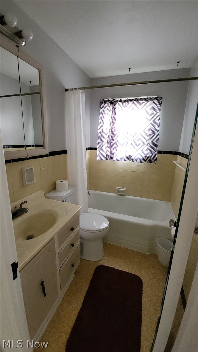 2520 Daleford Avenue NE Canton OH 44705