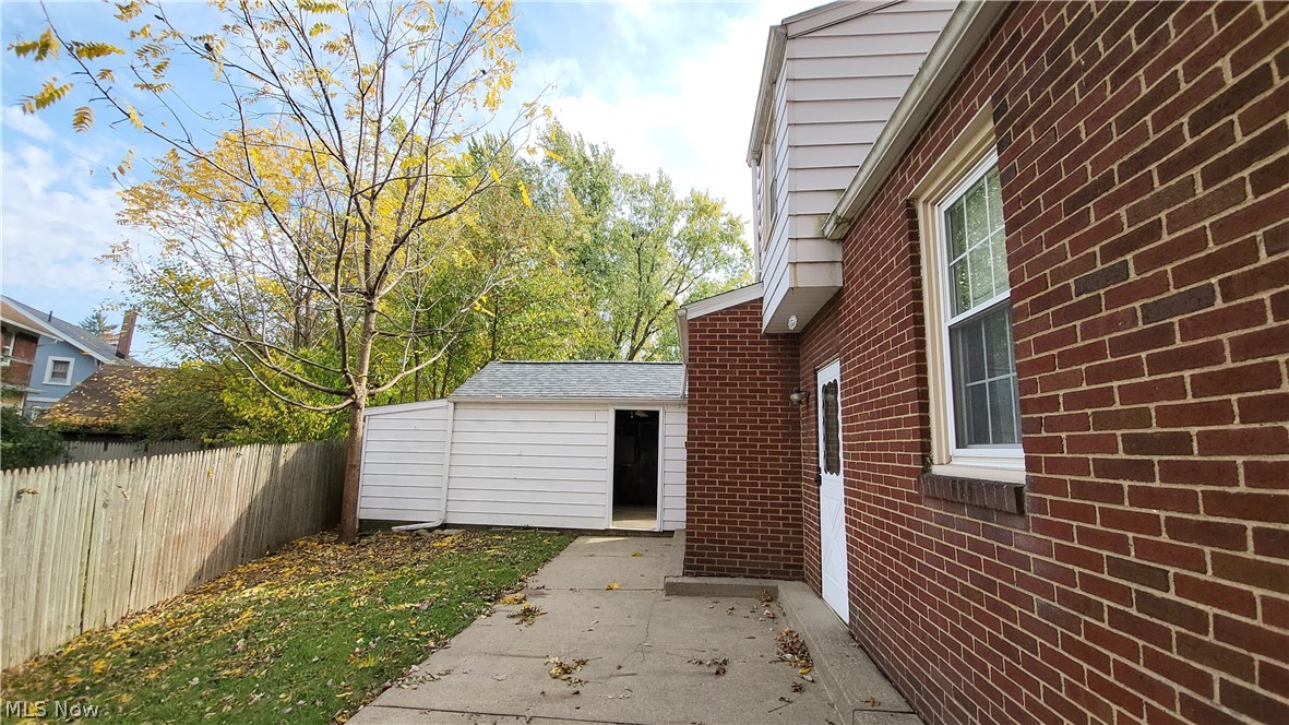 2520 Daleford Avenue NE Canton OH 44705