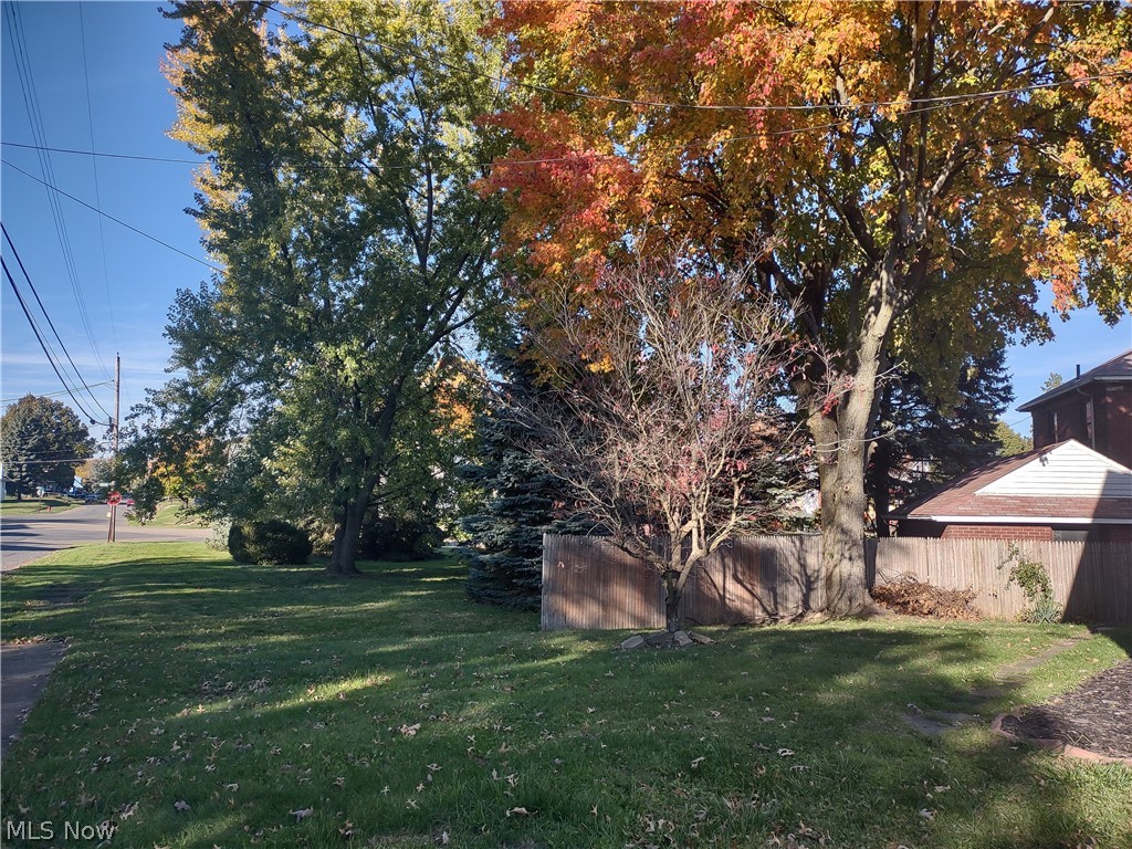 2520 Daleford Avenue NE Canton OH 44705