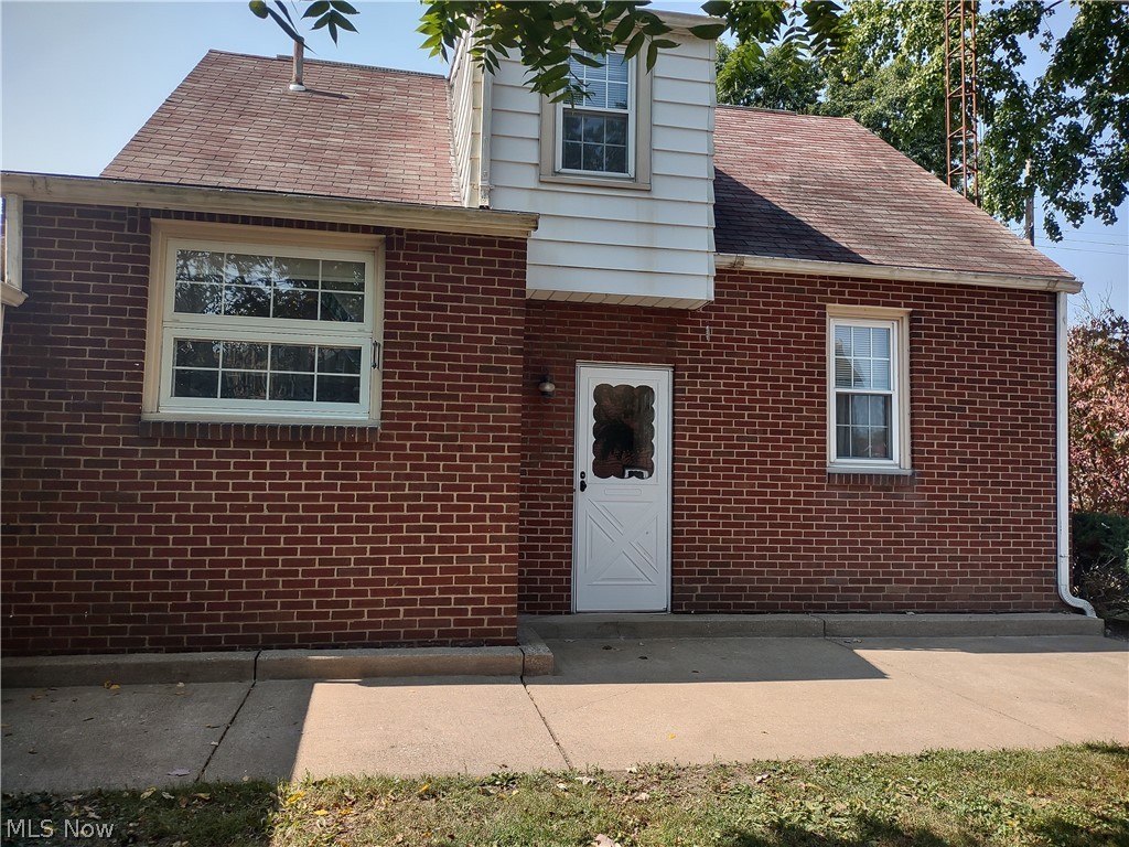 2520 Daleford Avenue NE Canton OH 44705