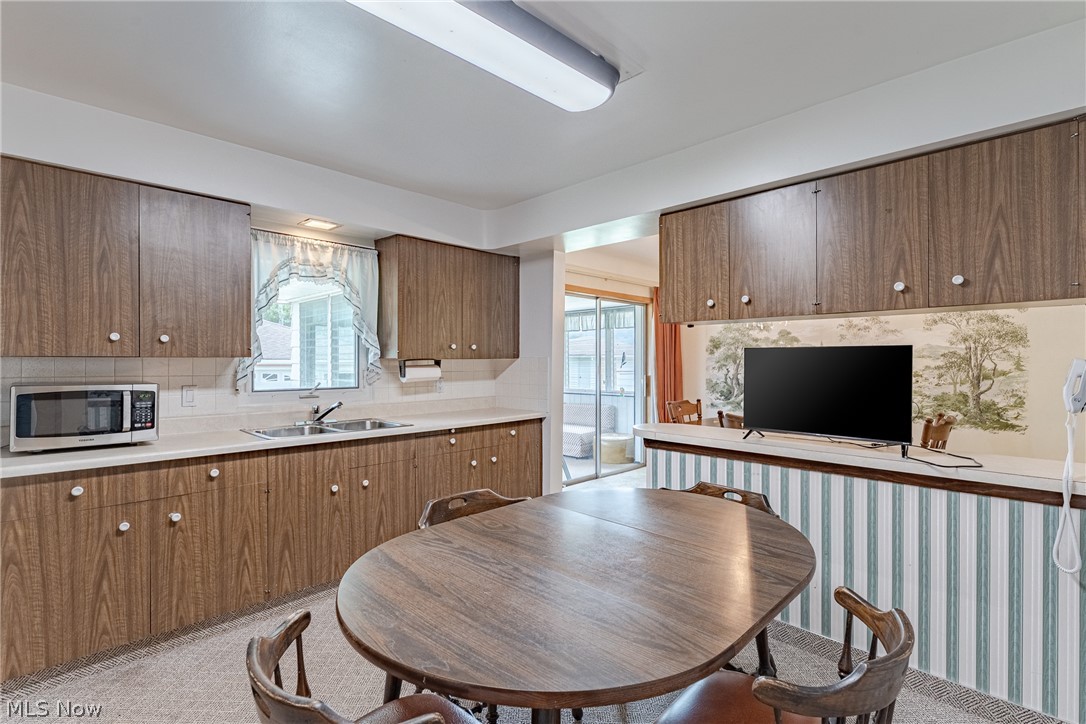 7635 Tamiami Drive Parma OH 44134