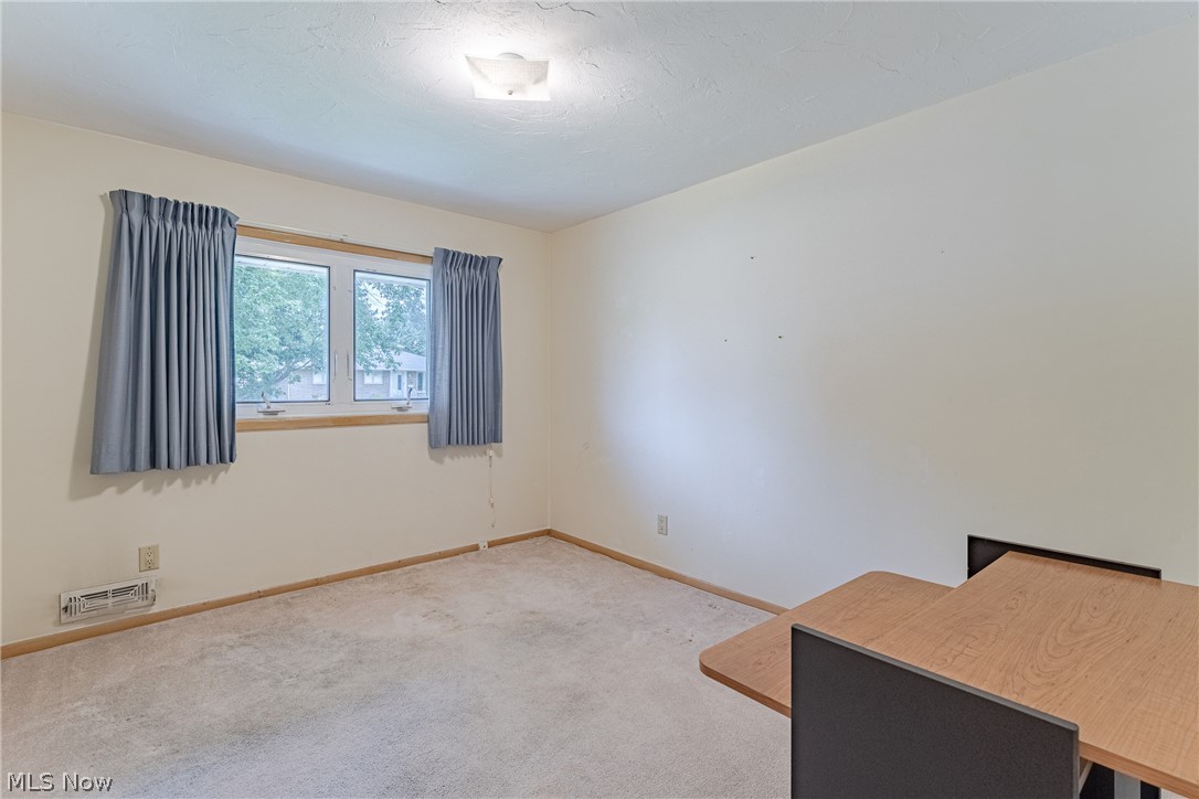 7635 Tamiami Drive Parma OH 44134
