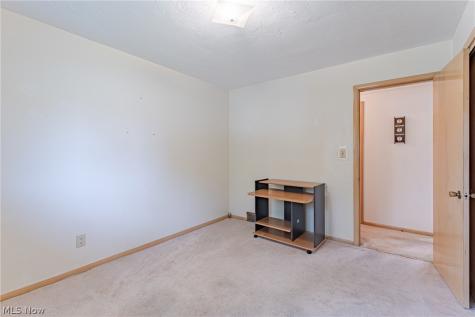 7635 Tamiami Drive Parma OH 44134