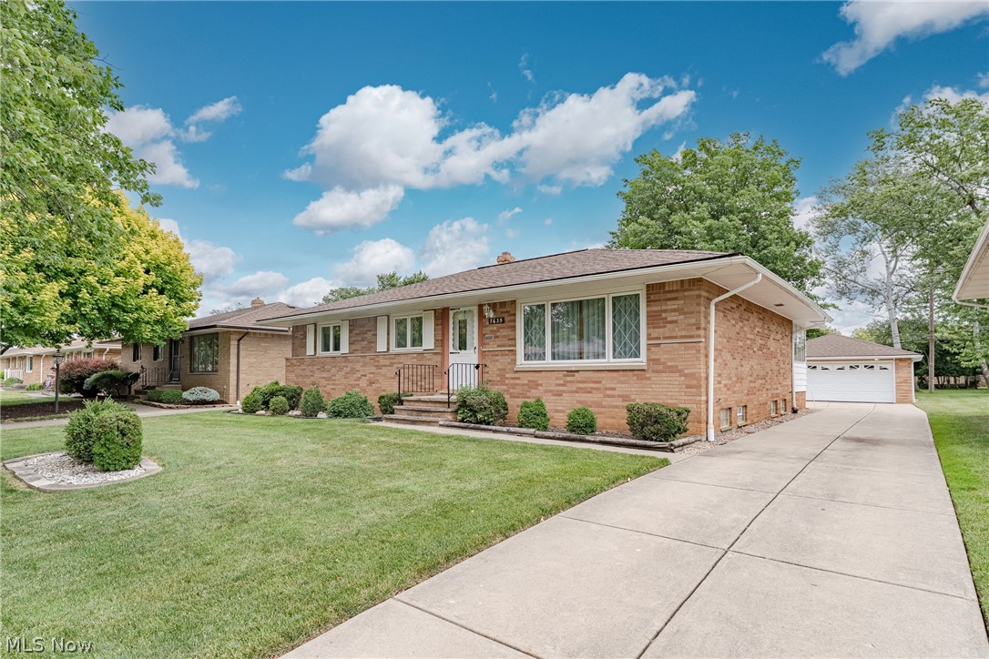 7635 Tamiami Drive Parma OH 44134