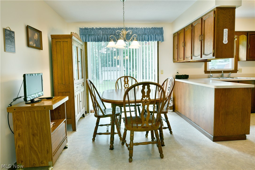 224 Old Oak Drive Cortland OH 44410