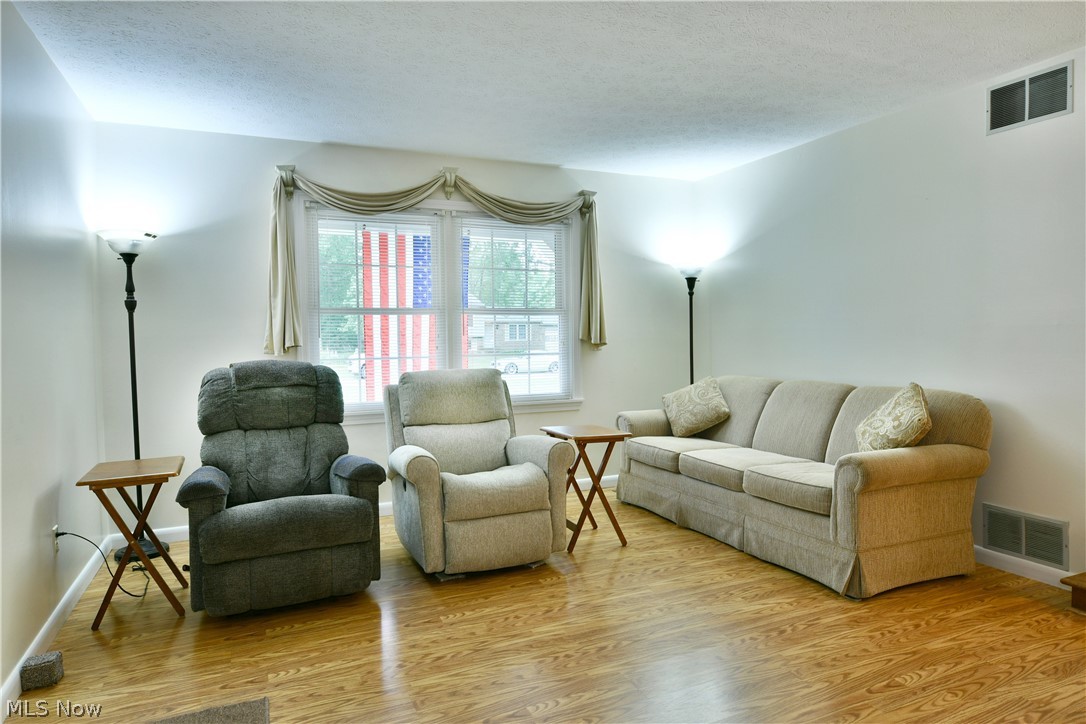 224 Old Oak Drive Cortland OH 44410