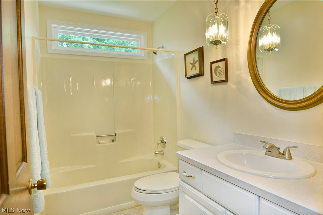 224 Old Oak Drive Cortland OH 44410
