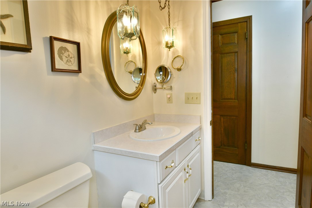 224 Old Oak Drive Cortland OH 44410