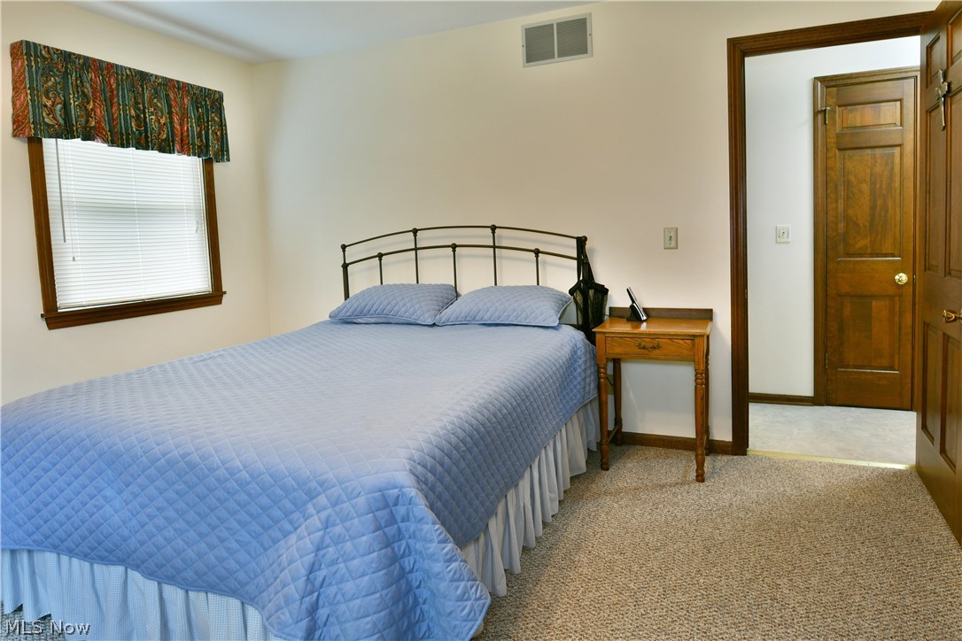 224 Old Oak Drive Cortland OH 44410