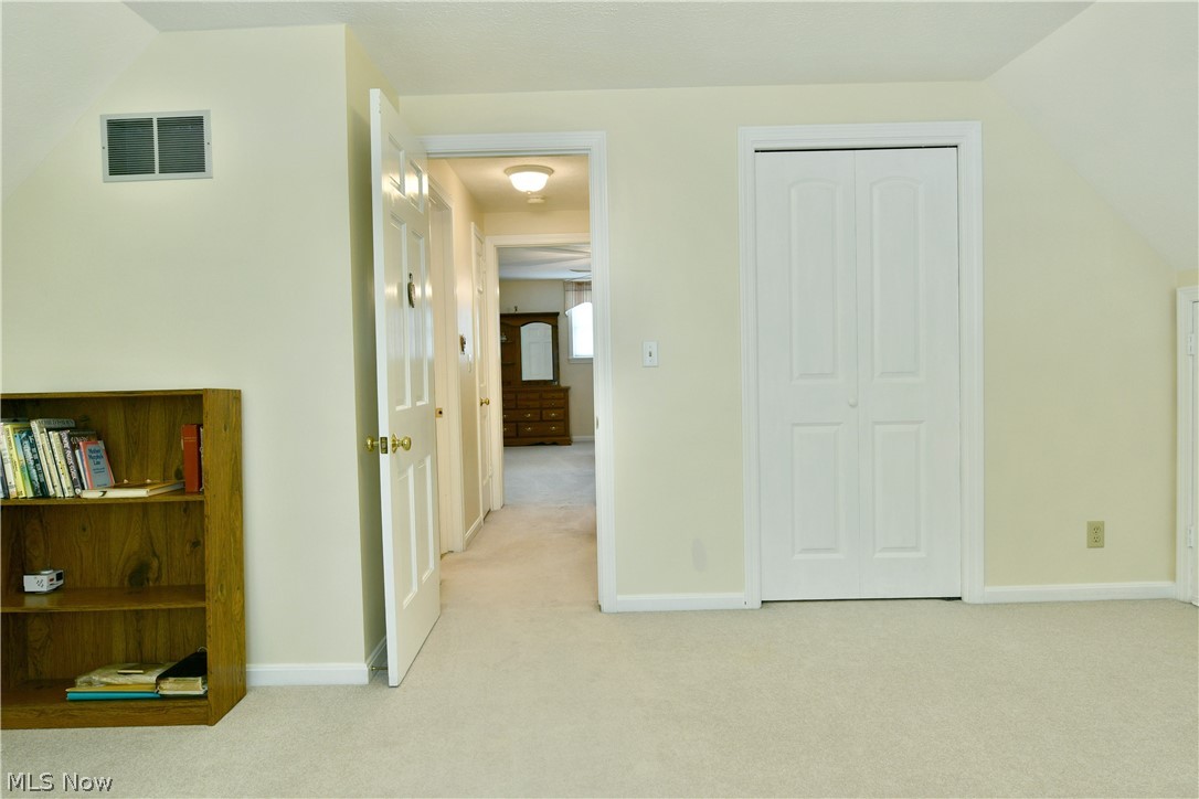 224 Old Oak Drive Cortland OH 44410