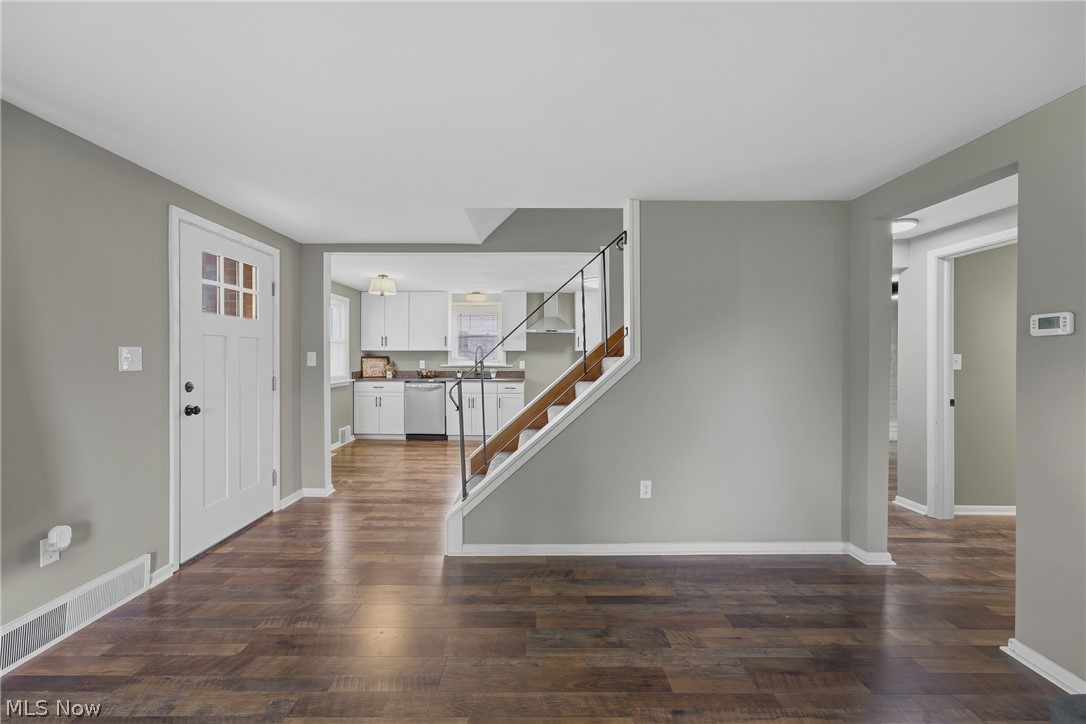 712 Mcdaniel Avenue Minerva OH 44657
