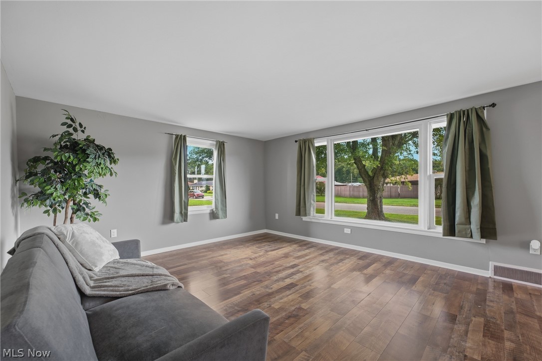 712 Mcdaniel Avenue Minerva OH 44657