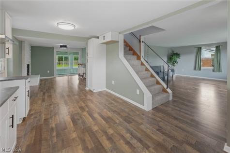 712 Mcdaniel Avenue Minerva OH 44657