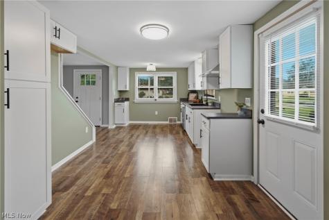 712 Mcdaniel Avenue Minerva OH 44657