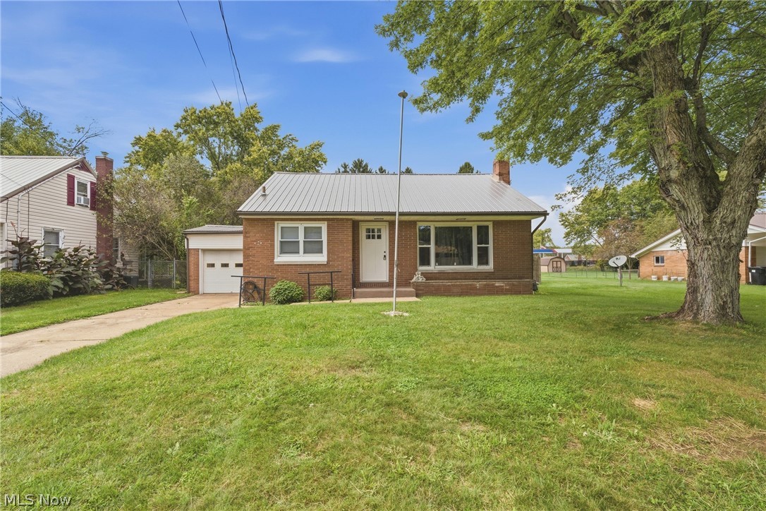 712 Mcdaniel Avenue Minerva OH 44657