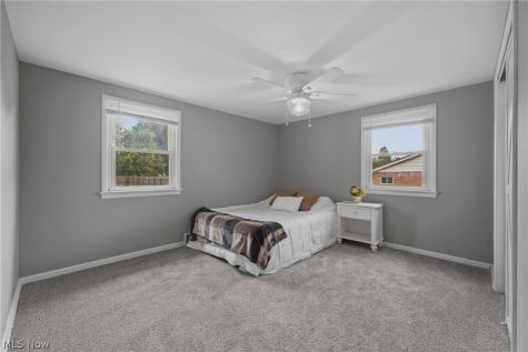 712 Mcdaniel Avenue Minerva OH 44657