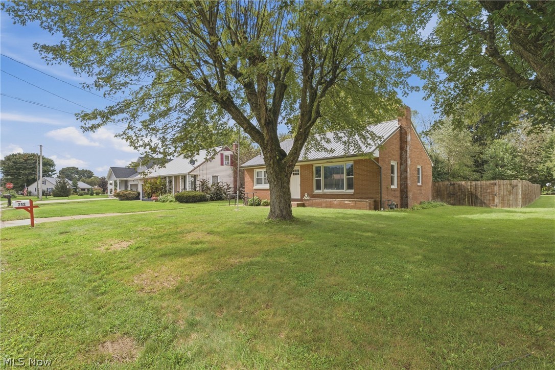712 Mcdaniel Avenue Minerva OH 44657